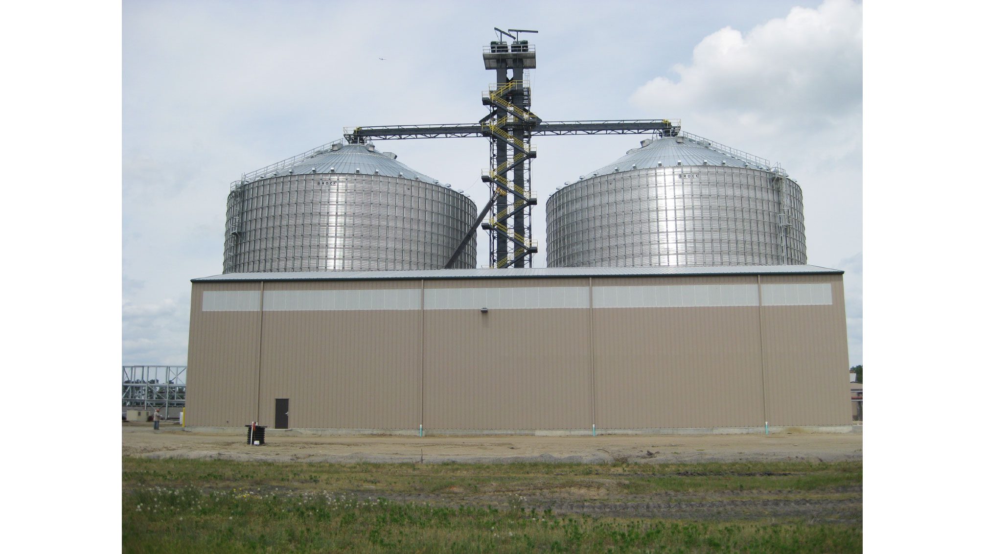 Agricultural storage silos and building